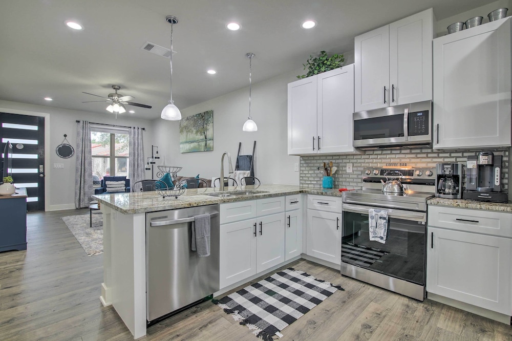Lago Vista Townhome Near Lake Travis! - Property Image 23