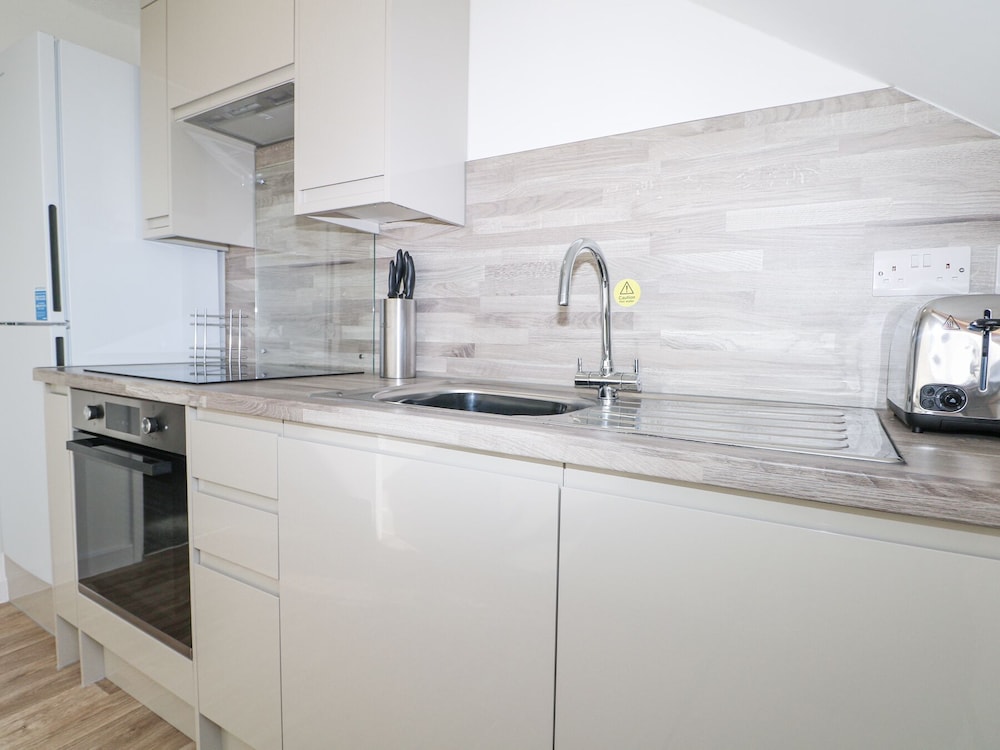 Flat 35 - Marine Court