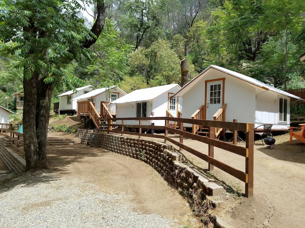Hotel Indian Flat Rv Park - Tent Cabins