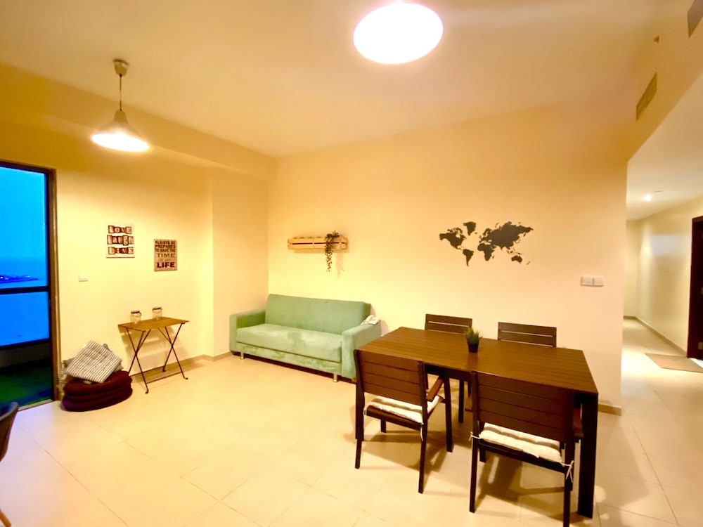 Bombay Backpackers DXB - Adults Only