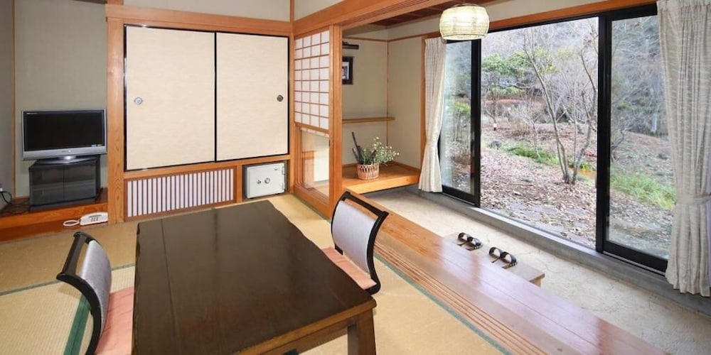 yamakawaonsen kosugian