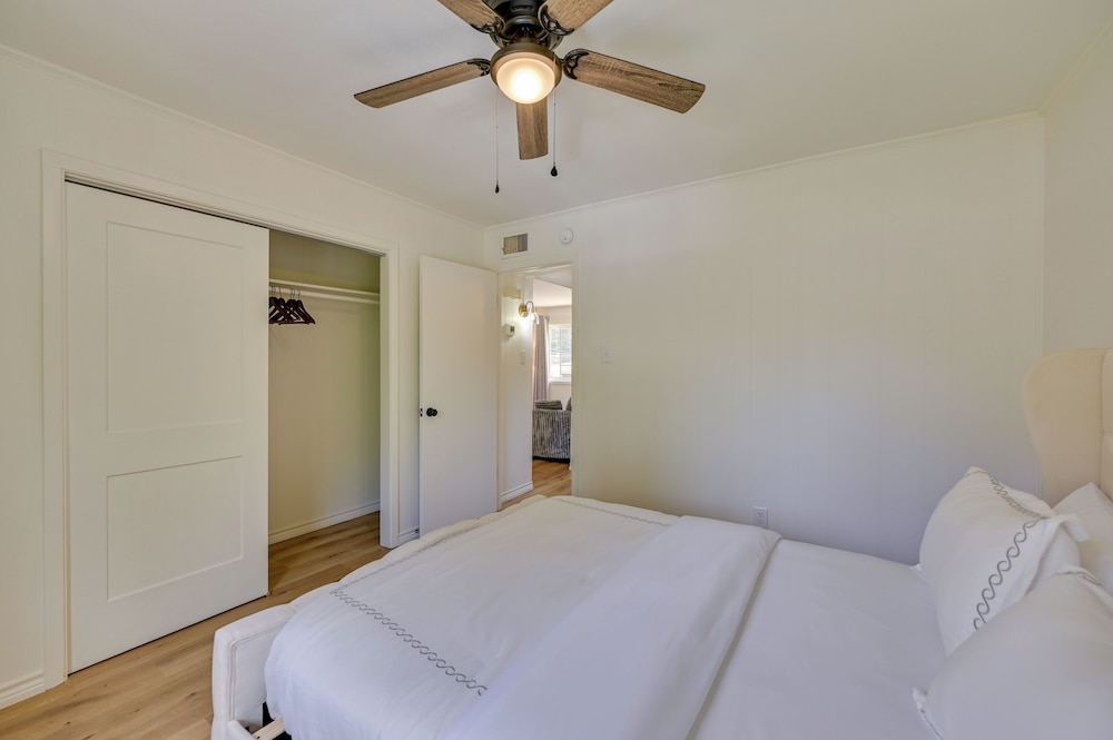 Nacogdoches Condo Half-mi to Sfa: Pets Welcome