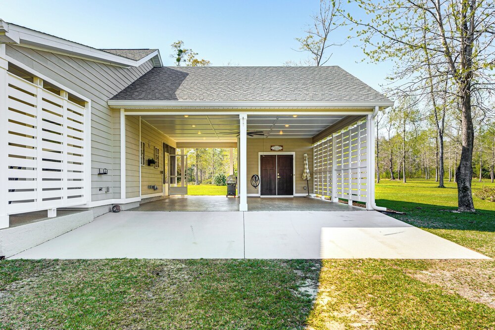 18 Mi to Fsu: Quaint Cottage on 8 Acres w/ Grill!