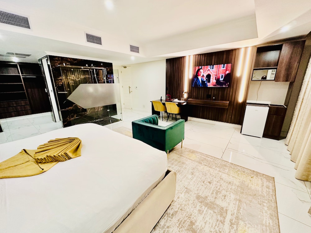 H & H Boutique and Spa