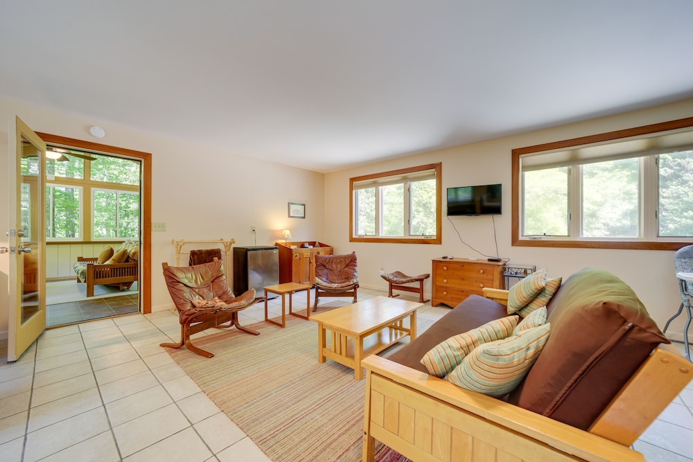 Penrose Vacation Rental w/ Deck & Hot Tub view 3