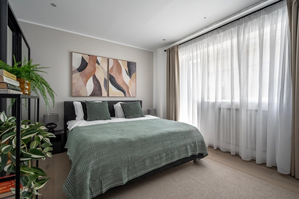 Grand 3BR Near Athenaeum Calea Victoriei