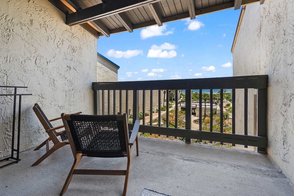 Direct Ocean View Steps to Beach Modern Updates