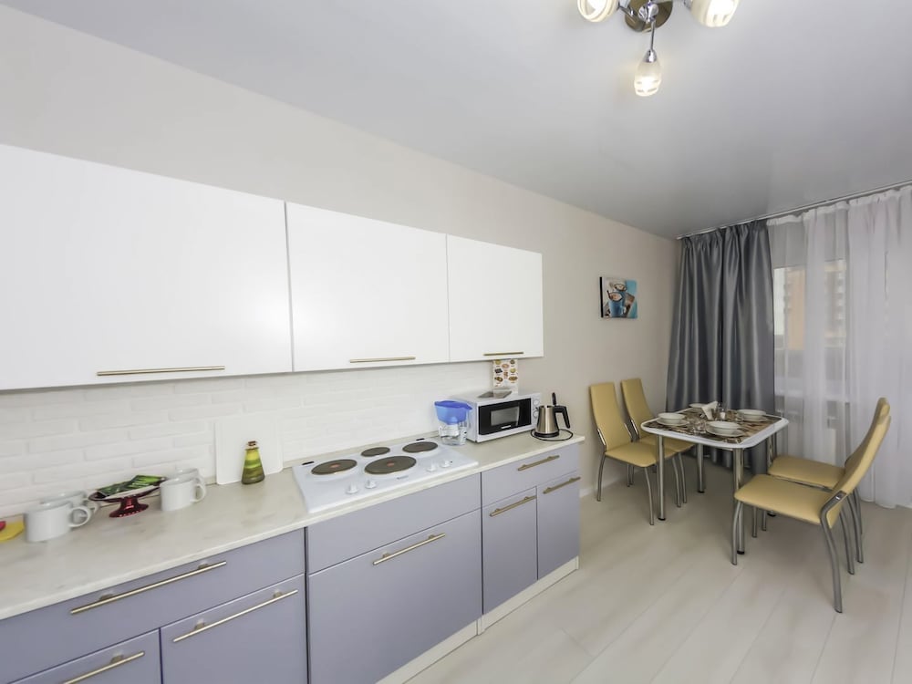 Apartment on Prospect Lenina 140 view 4