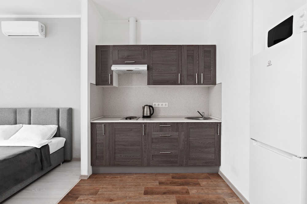 Tricolor Apartments