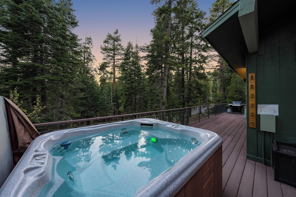 Year-round Tahoe Escape With Hot Tub & Outdoor Dining Timberline Haven by Avantstay