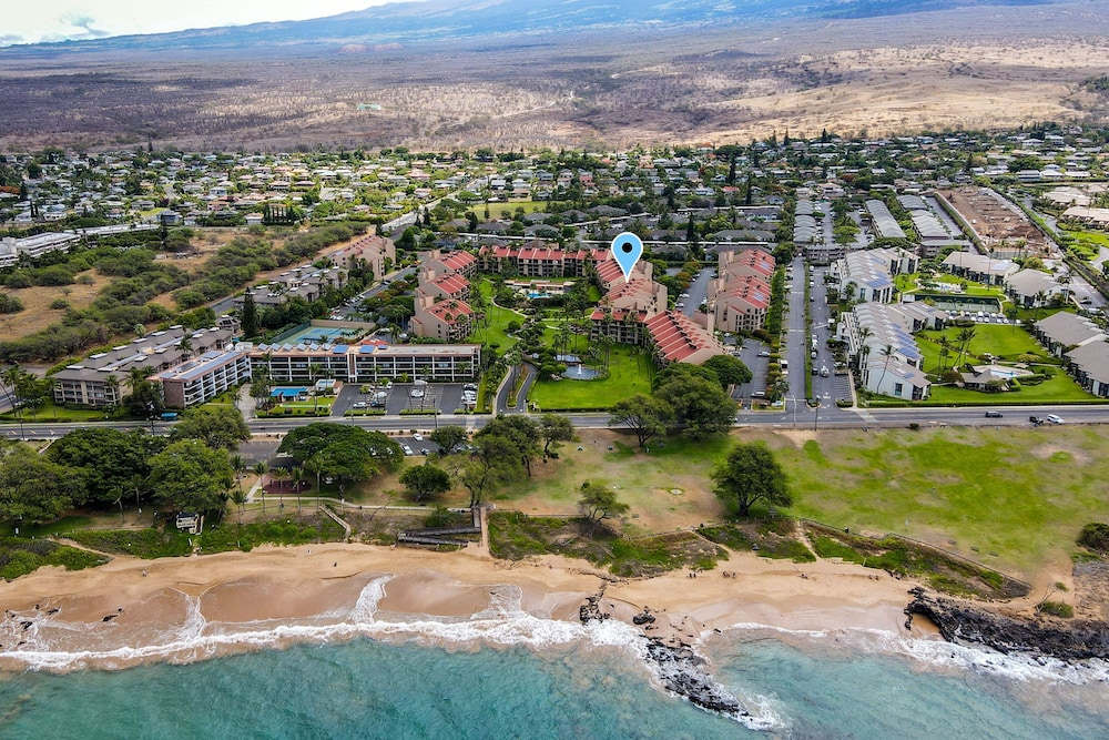 Kamaole Sands 7-109 - Romantic Getaway, Beautiful Renovation, Large Lanai, & AC!