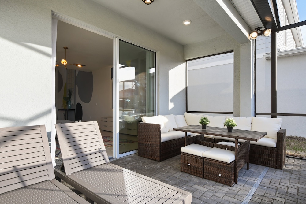 Lux Family Home in Exclusive Windsor Island Resort