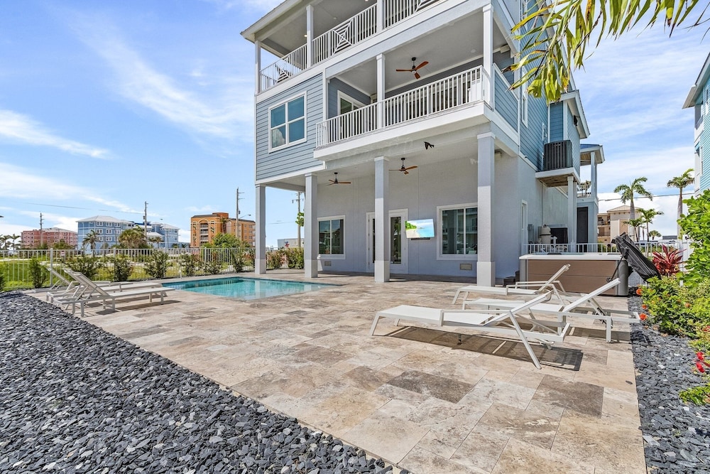 673 White Sands Retreat: Bay Views, Pool, Elevator 5 Bedroom Home