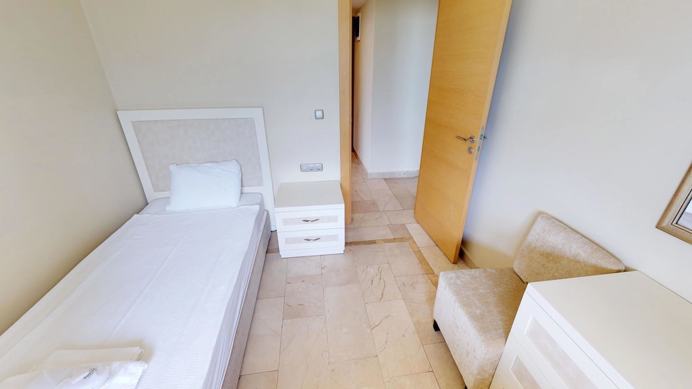 Goldcity Holiday Homes view 4