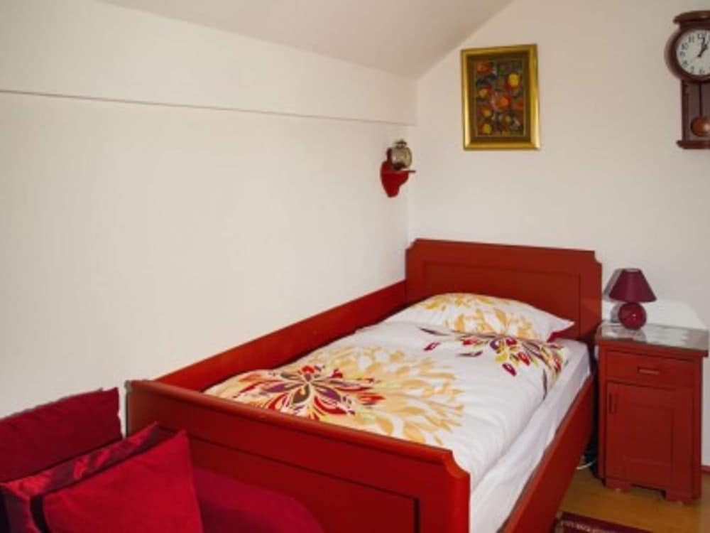 Secluded Holiday Home with Hot Tub in Kozji Vrh view 4