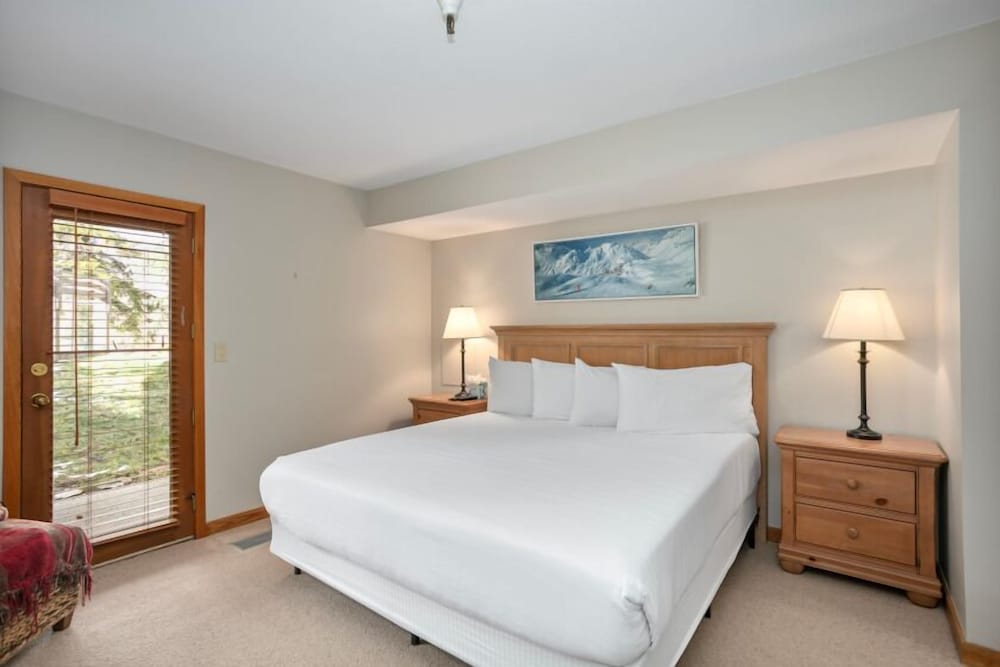 6 - Three Bedroom Ontario Lodge 3 Condo