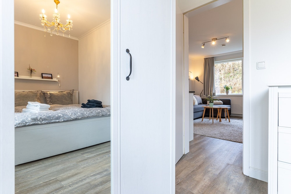 Apartment Near North Sea Dike With Garden
