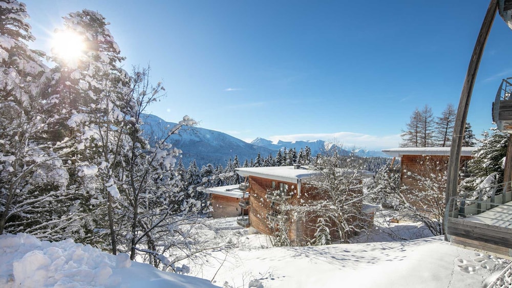 Serene Alpine Stay for 6 Guests