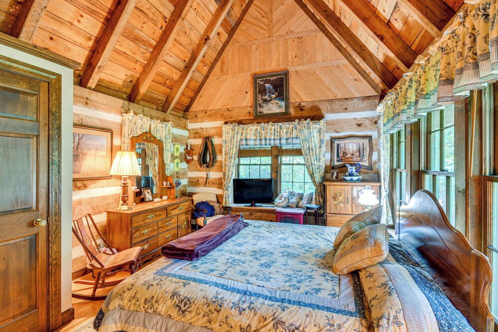 Peaceful Burnsville Cabin By South Toe River!