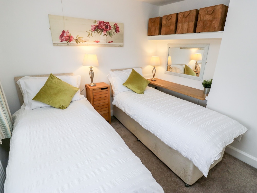 Fleece Cottage view 4