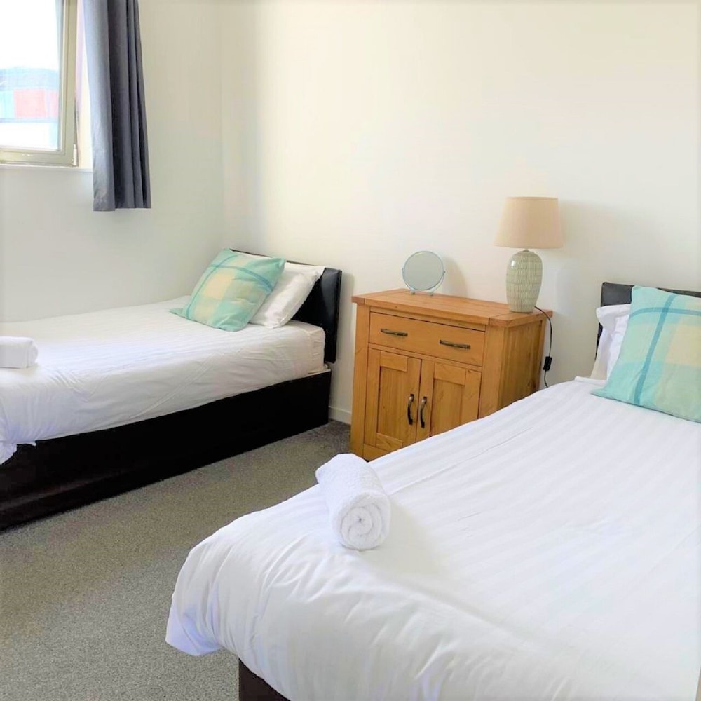 Two Bedroom Balcony Apartment Liverpool view 2