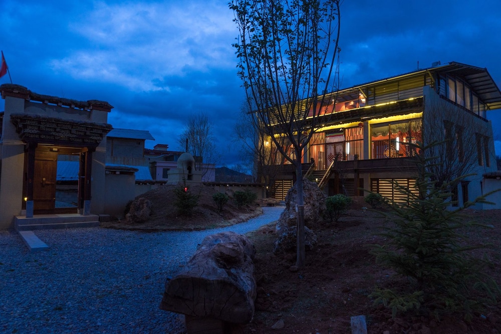 Buddhahood & Lotus Villa
