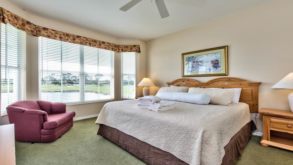 Solterra Vacation Rental: Luxury 3-BR Condo with Lake & Golf Views. Access to Luxury Pool, Hot Tub, and Golf Courses at Lely Resort. Close to Naples Beache
