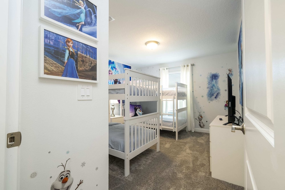 Fantastic 4 Bd W/ Pool @ Storey Lake Resort 2709