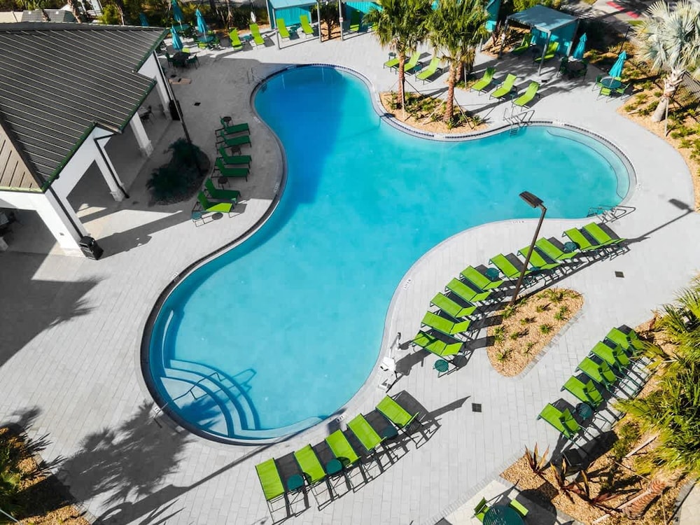Amazing Resort Near Disney 4BR Townhome