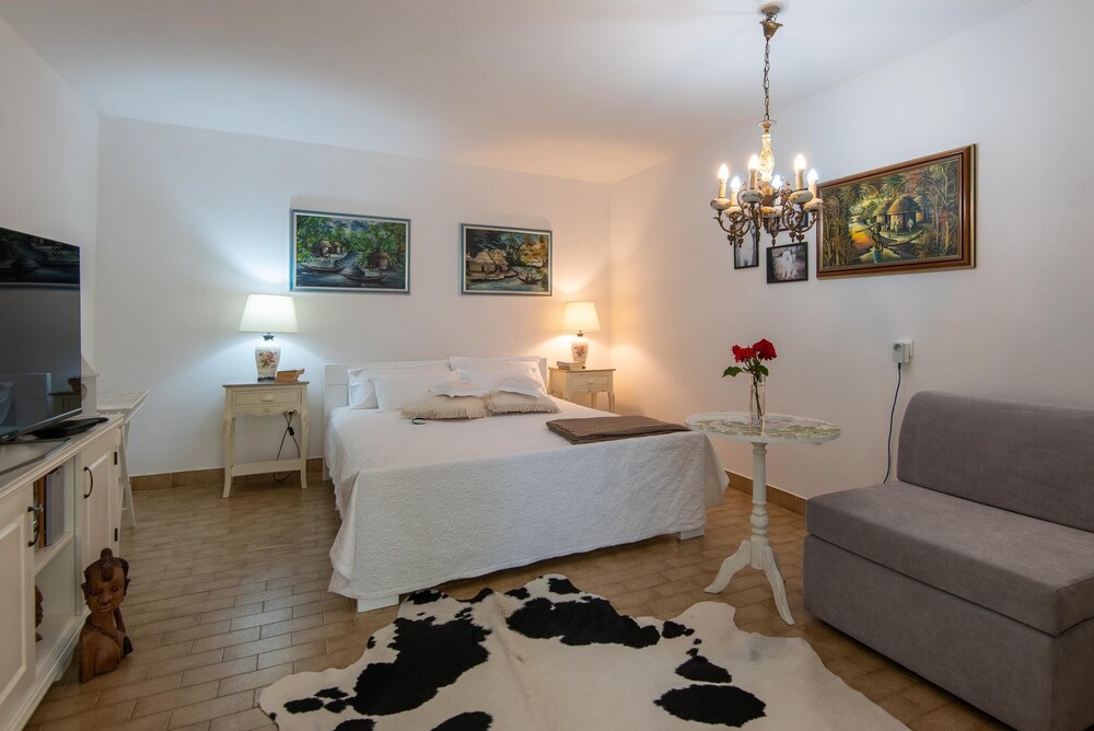 Apartments LLR view 2