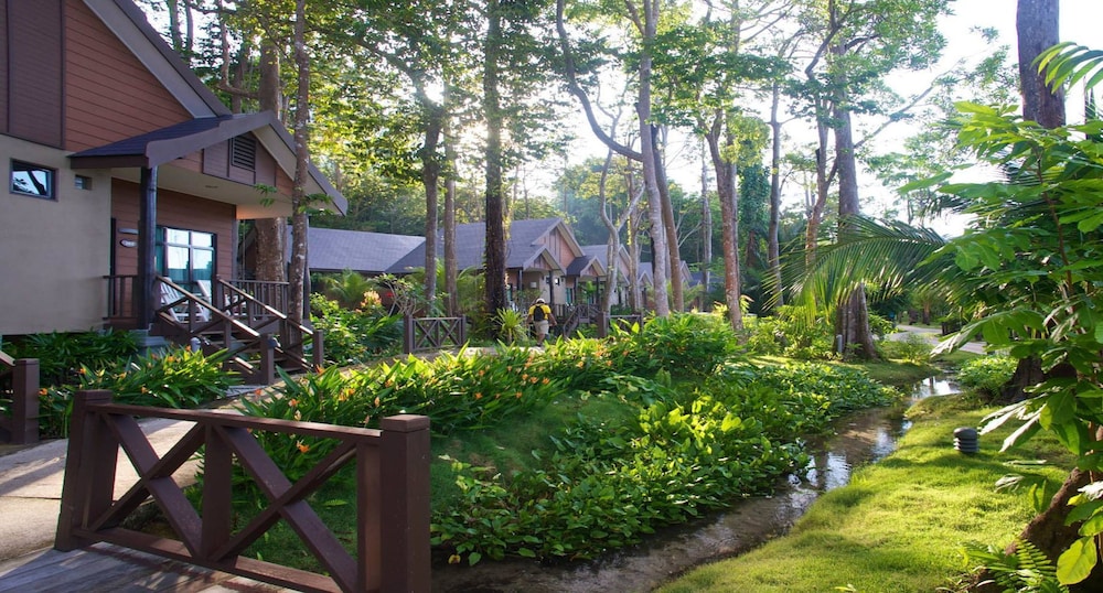 Tunamaya Beach & Spa Resort Tioman Island