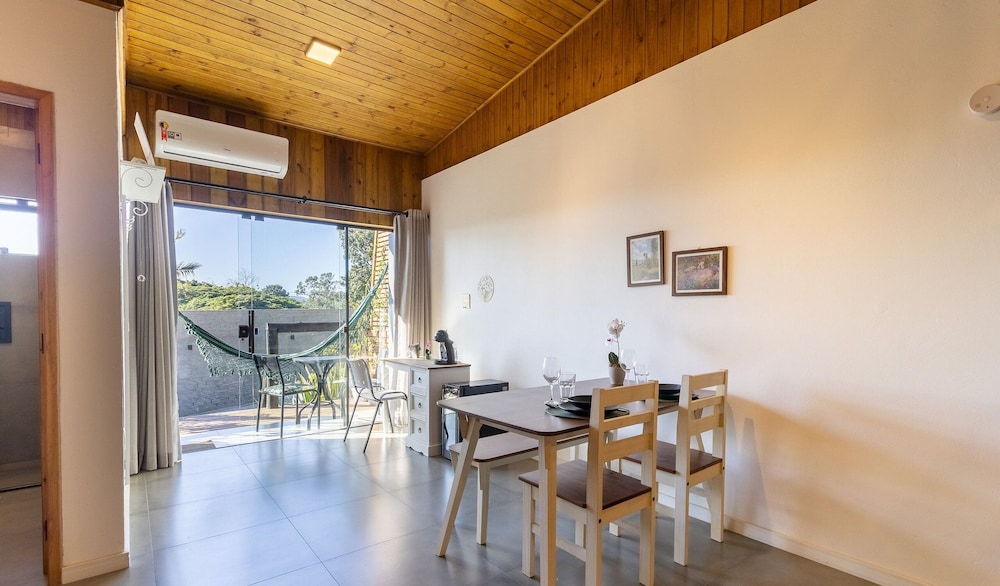Your Getaway in Florianopolis, Just Minutes From the Beach NDE