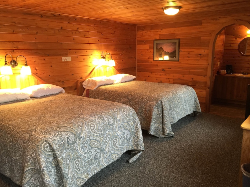 Whistling Swan Motel