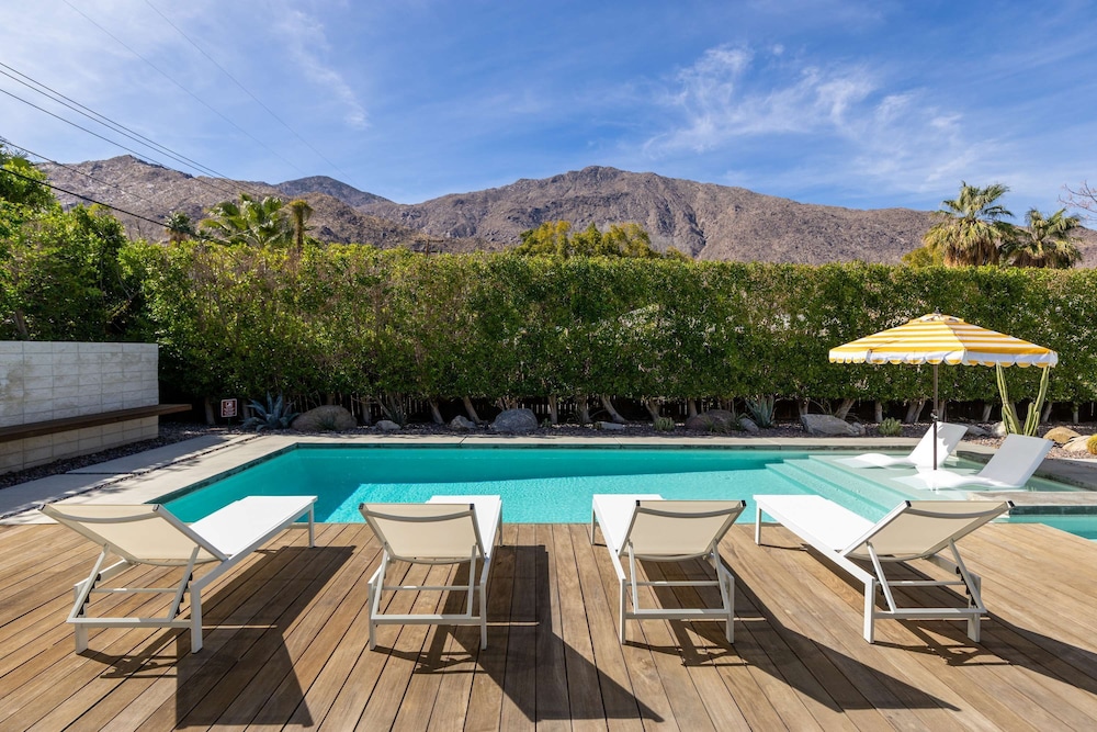 Luxury 4-bedroom Home With Pool Spa Stunning Mountain Views