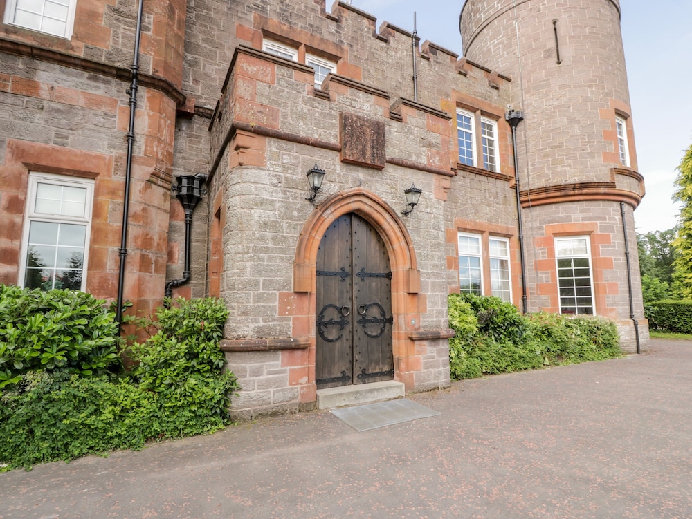 Auchentroig House