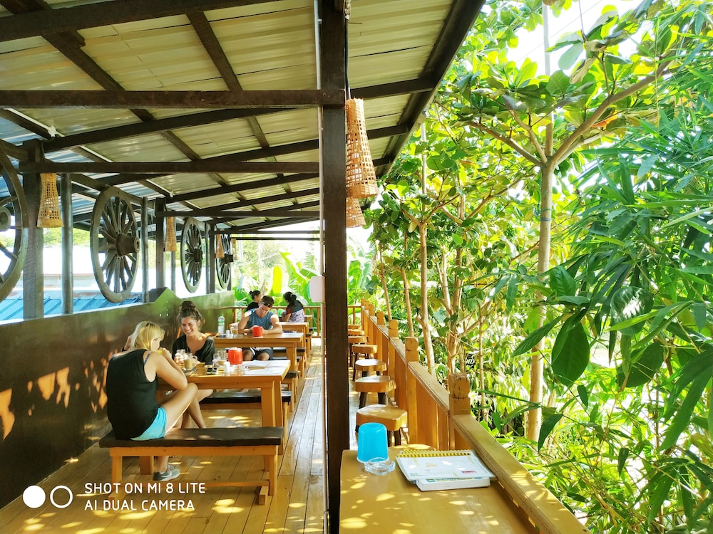 Dream House Guest House & Restaurant