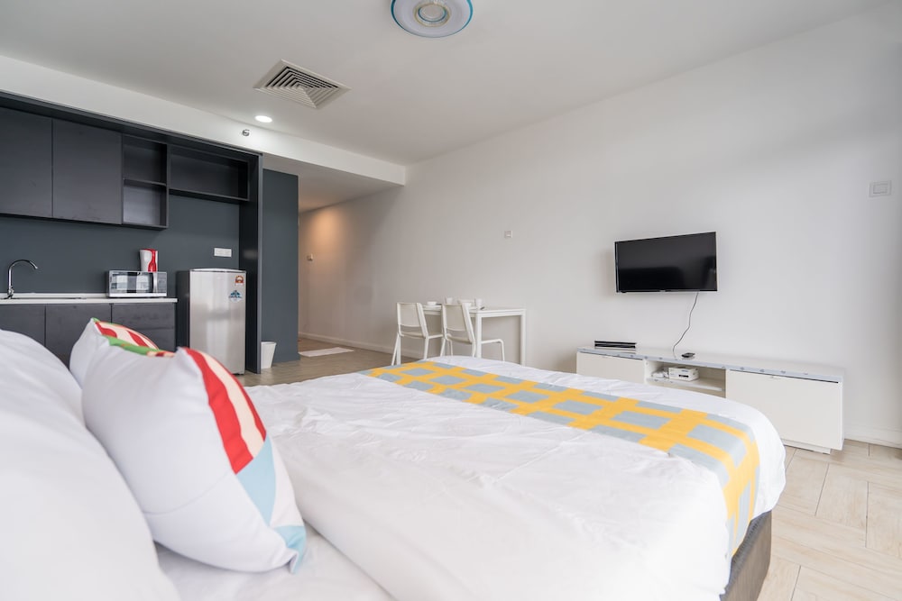 OYO Home 43951 Fair  Studio Empire City Marriot photo 7