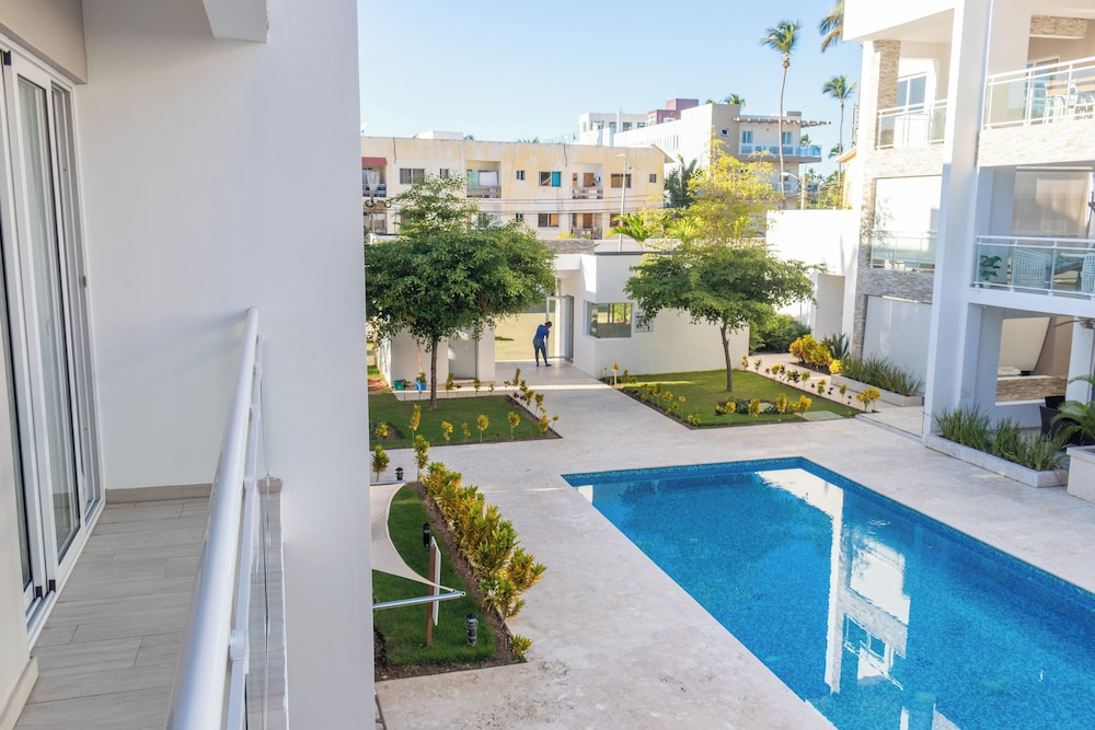 Modern 2BR Apartment - Paseo del Mar