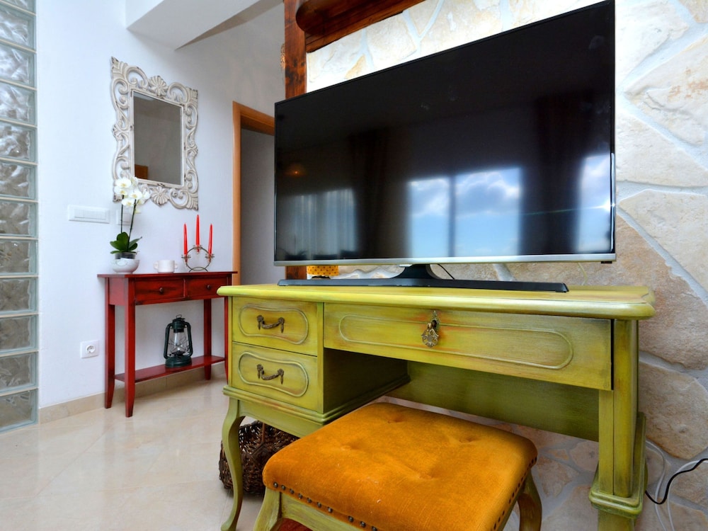 Villa in Kastel Luksic Near the Beach view 5