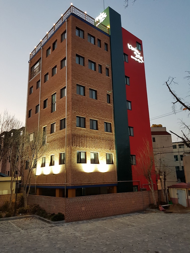 Midtown Hostel