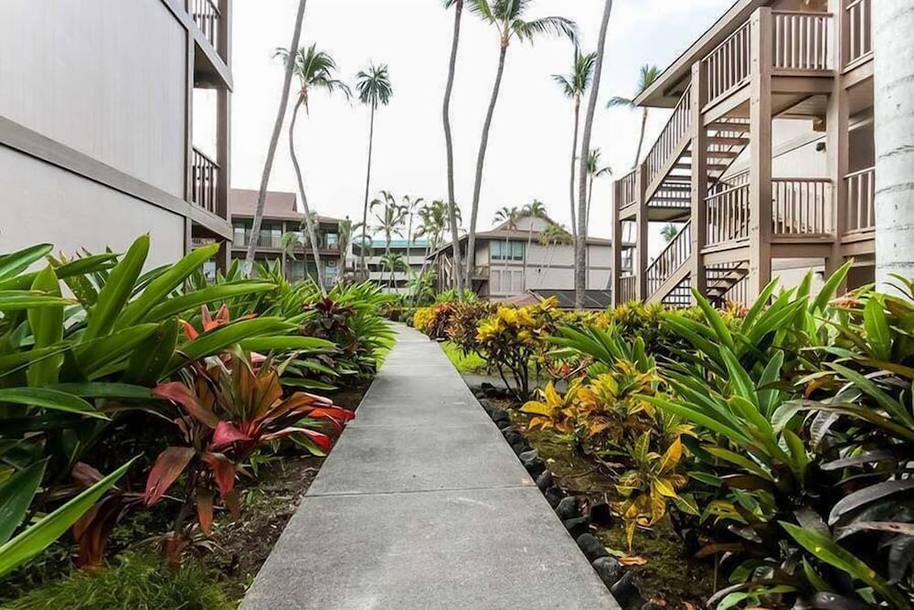 Private Ground Floor Corner Unit - AC & Hawaiian Ocean Views - Vrkcv