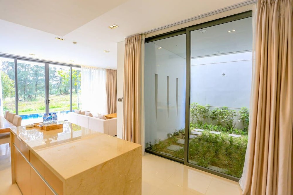 Ocean Villas Beach Resort