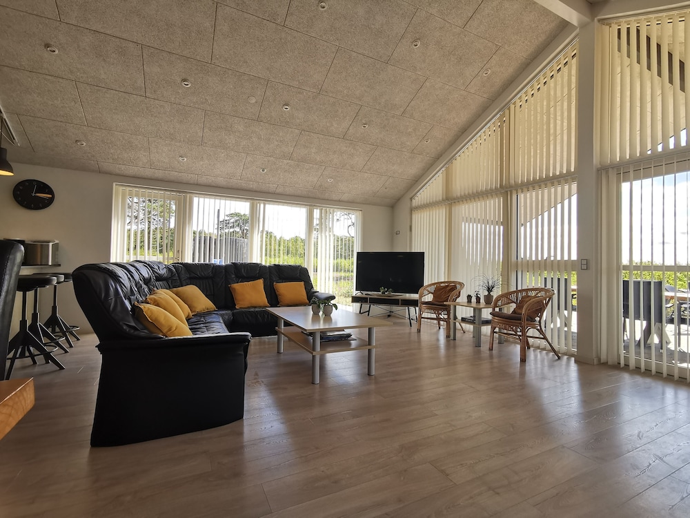 Panoramic Views and Luxurious Comfort on Læsø Island