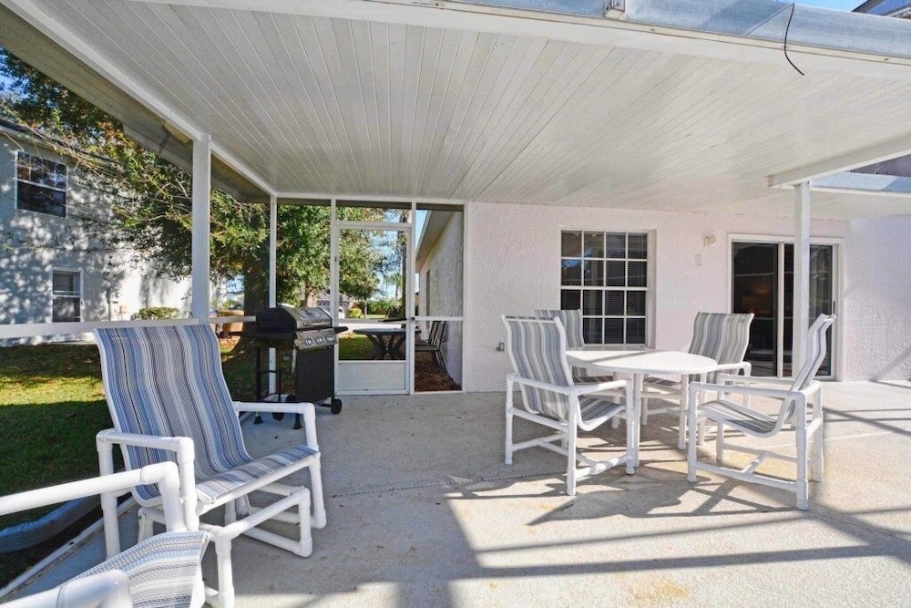 Beautiful Waterfront Home Close To Disney!large Spacious Layout, Pool & Wifi 4 Bedroom Home