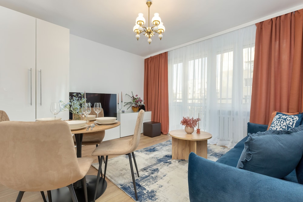 Central Warsaw Apartment by Renters view 5