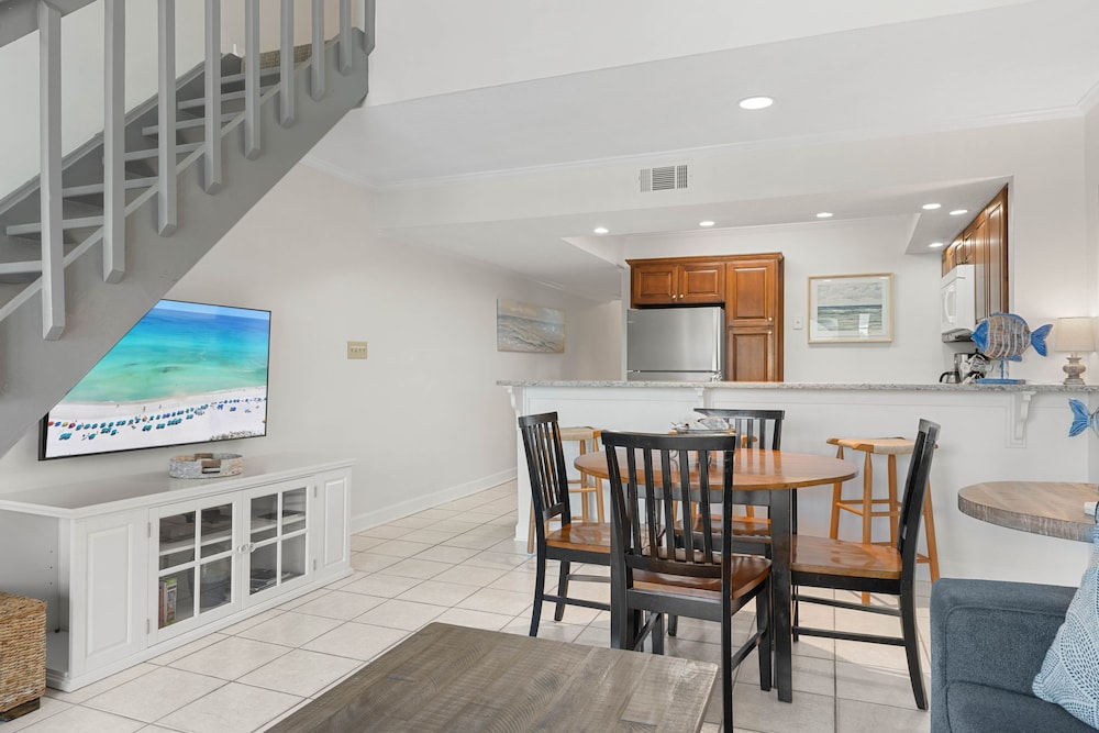 Grandview 2 Bedroom Condo