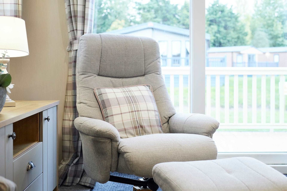 Host Stay Kinship Lodge