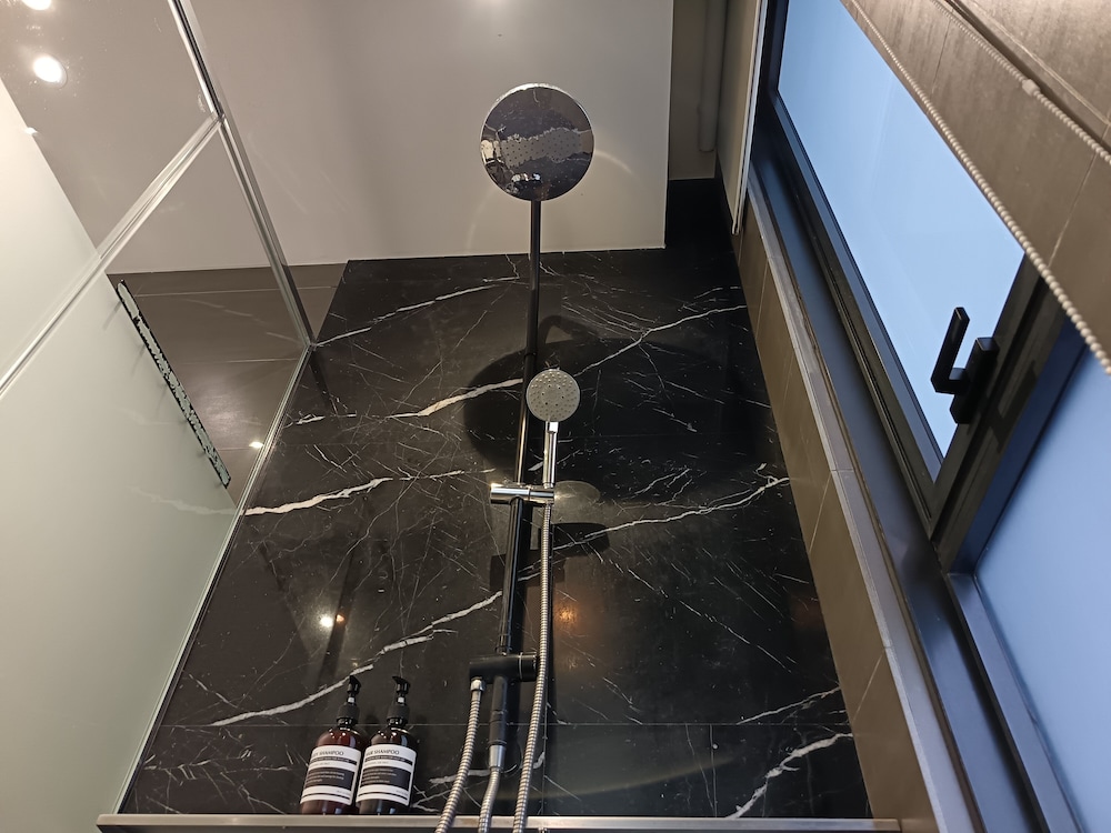 Expressionz Suites by Manhattan Group