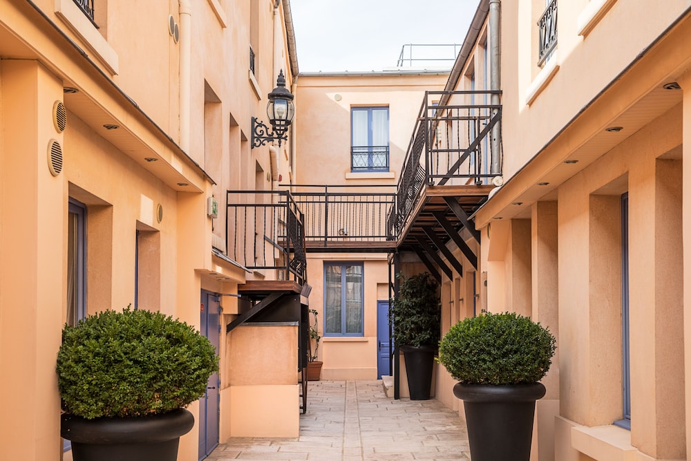 Hôtel de L'Horloge 2