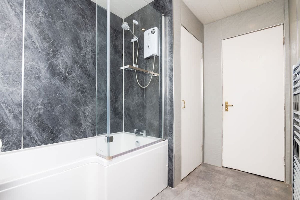2 Bed Flat-ground Floor-parking